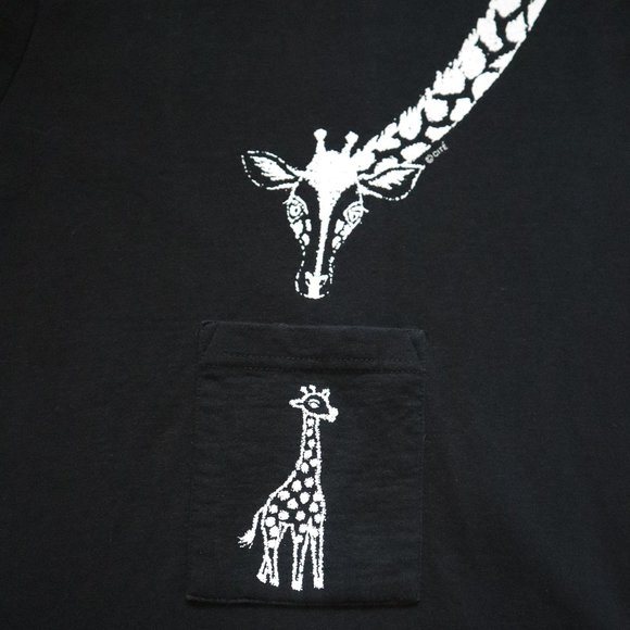 CITÉ Giraffe Pocket T-Shirt Black - Picture 4 of 6